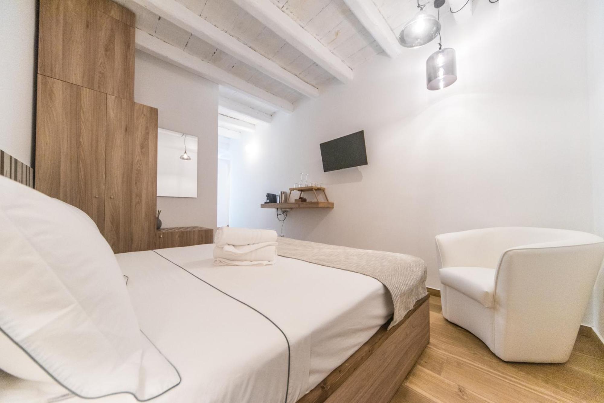 Suite Santa Chiara Trani Ngoại thất bức ảnh