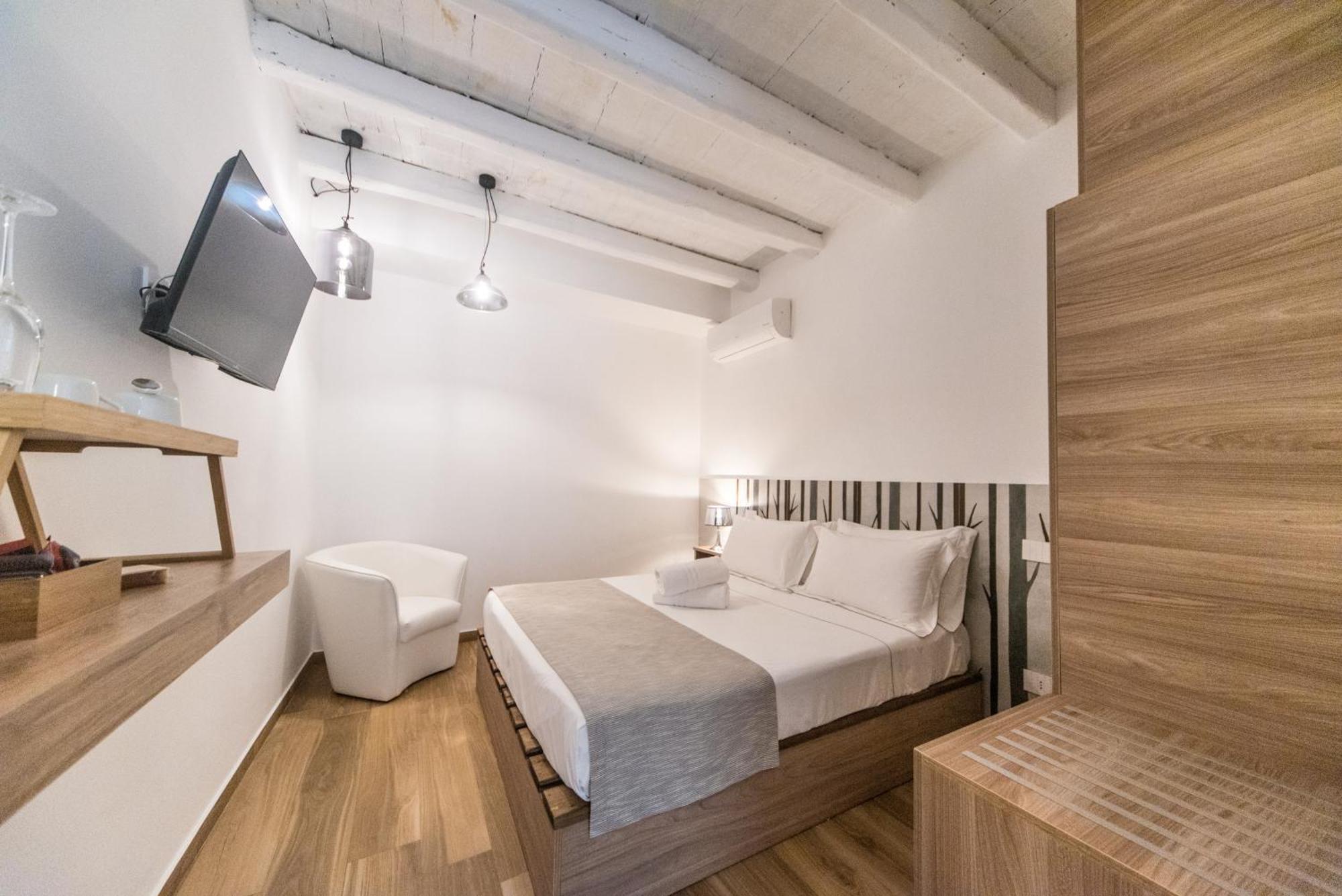Suite Santa Chiara Trani Ngoại thất bức ảnh
